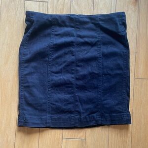 Chelsea and Violet size large mini skirt black